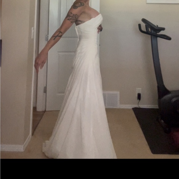 Wedding dress, David’s bridal, size 6 - Picture 8 of 9